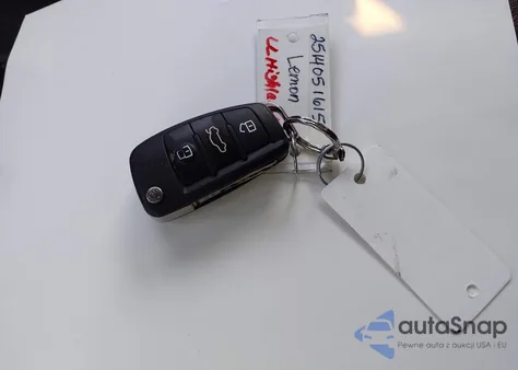 2018 Audi Q3 2.0T Premium/2.0T Sport Premium z USA, uszkodzony, nr VIN WA1JCCFS6JR005278